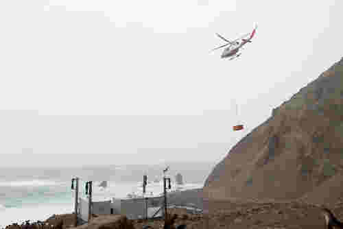 Messcontainer mit Windturbinen auf unbewohnten Vulkaninsel Bouvet